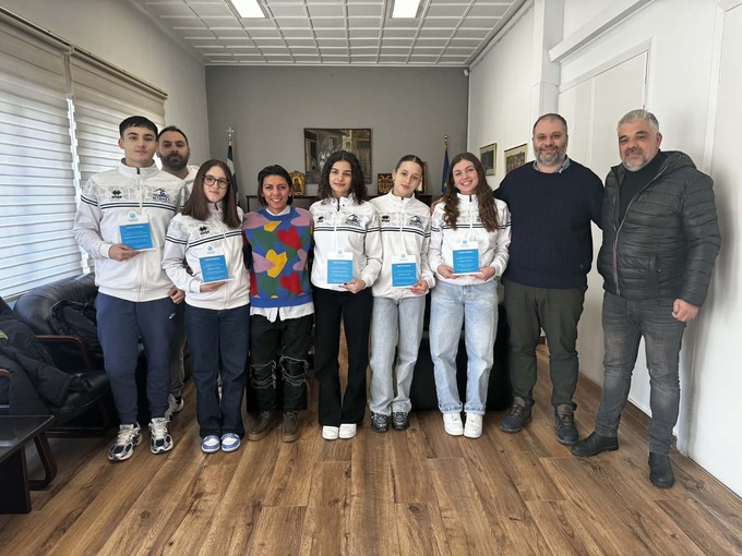 Φωτογραφία Ο Δήμαρχος Νάουσας βράβευσε τους διακριθέντες αθλητές της 